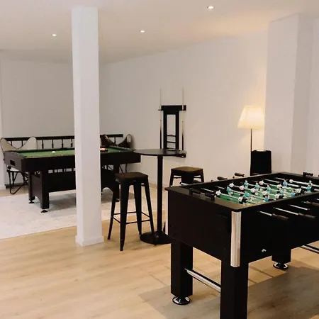 130m² Im Zentrum + Terrasse Apartment *